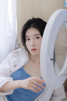 伦理年轻的岳李彩谭