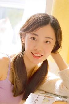 女大学生